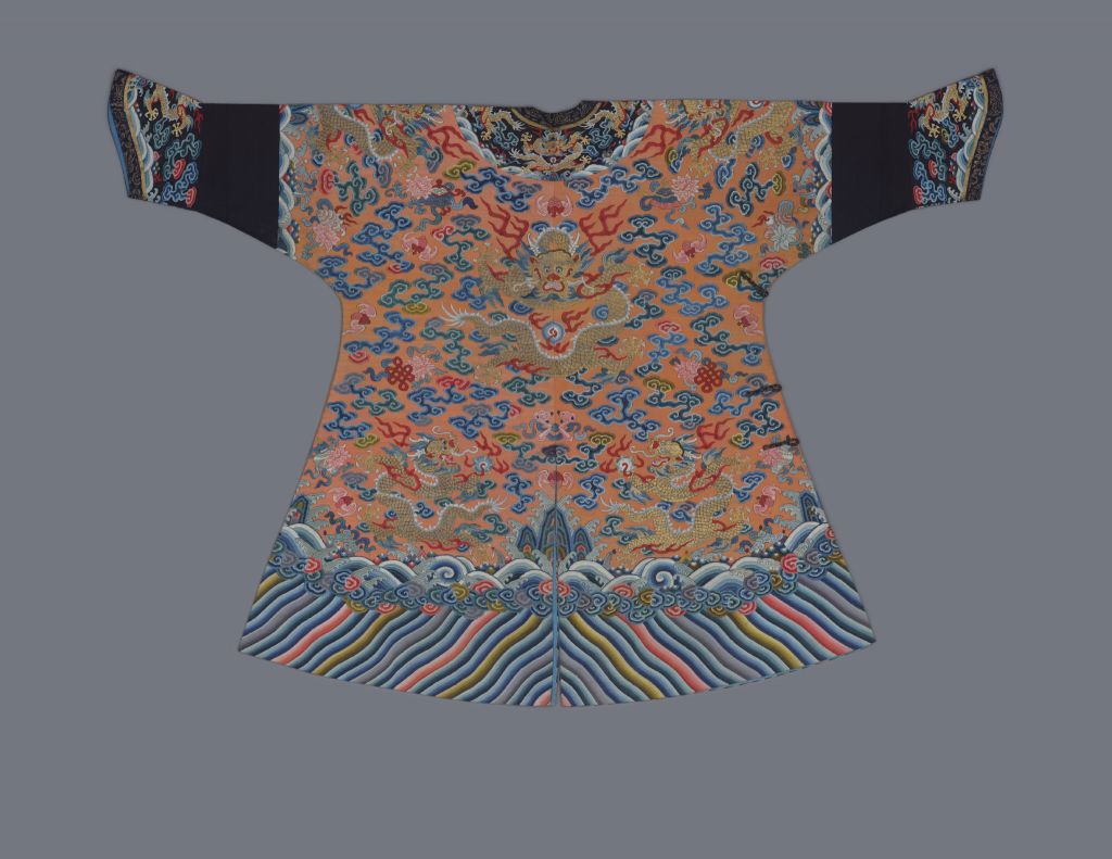 图片[2]-Apricot yellow tapestry colored cloud golden dragon python robe-China Archive